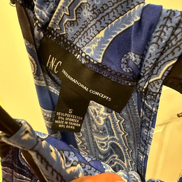 SOLD - Variety bundle of women’s tops all size small - Picture 2 of 12